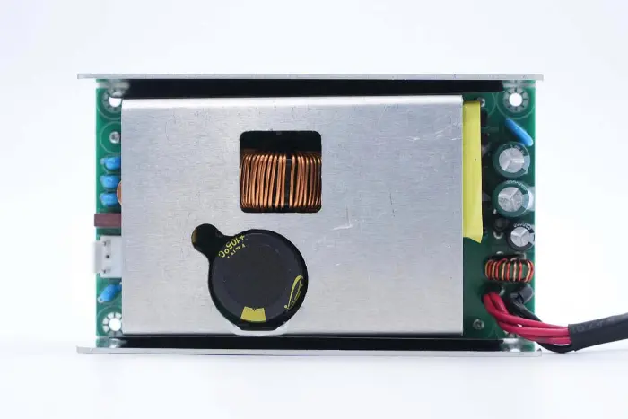 Yeni Məhsulumuz-300W GaN Enerji Təchizatı