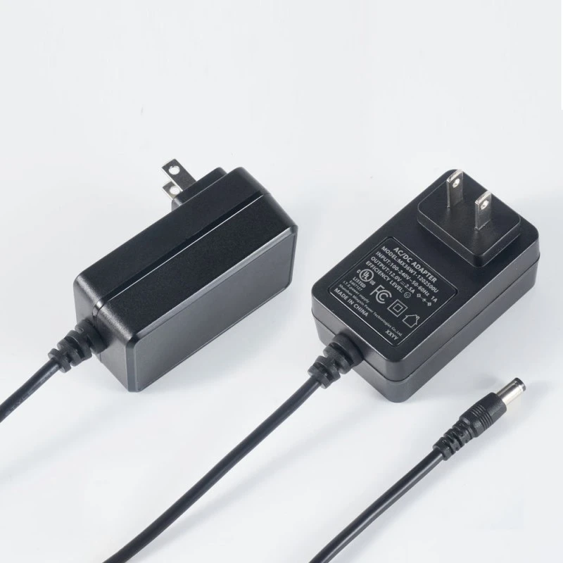 UL Siyahıda 12V 2.5A 30W Divara Montaj Elektrik Adapteri